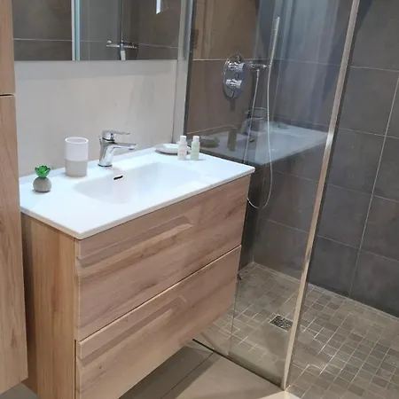 Saint Enogat Lägenhet