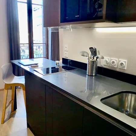 Saint Enogat Lägenhet *