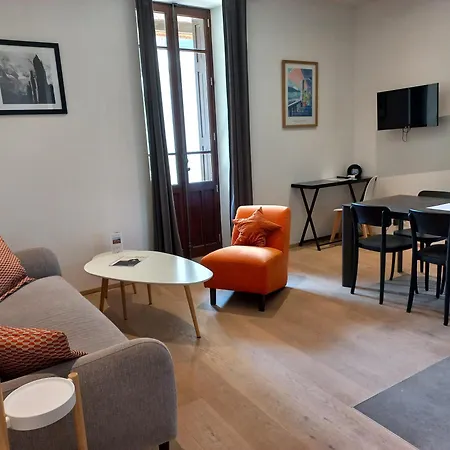 Saint Enogat Apartment *