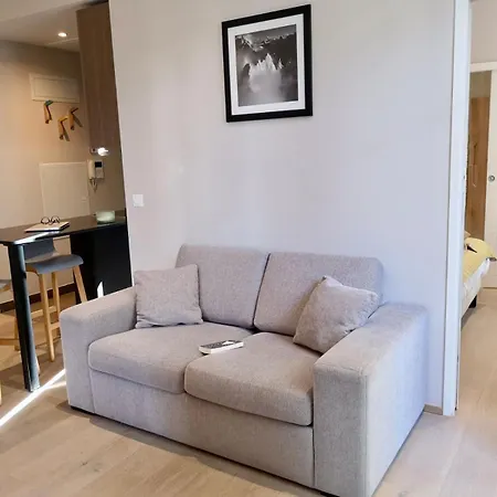 Saint Enogat Apartment *