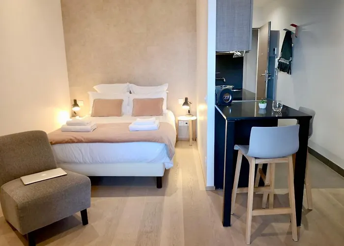 Saint Enogat Apartman *