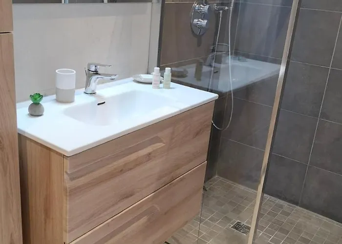 Saint Enogat Apartman