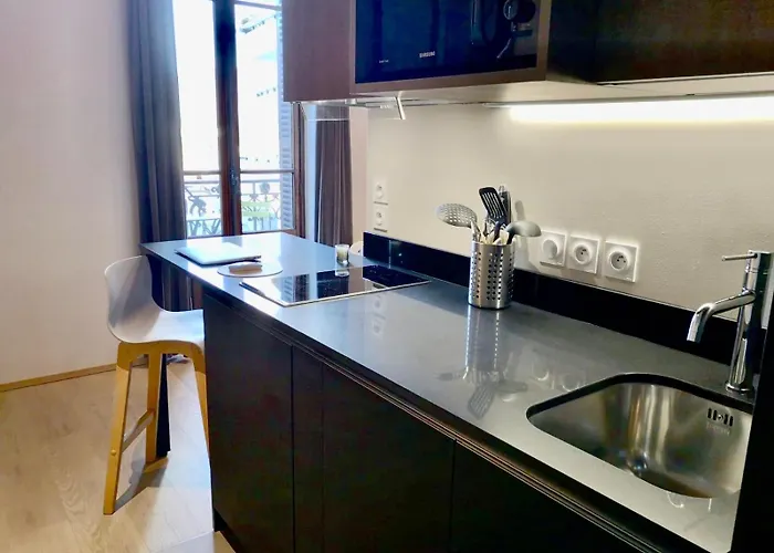 Saint Enogat Apartman *
