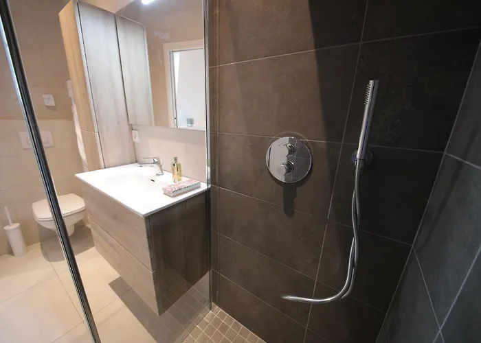 Saint Enogat Apartman