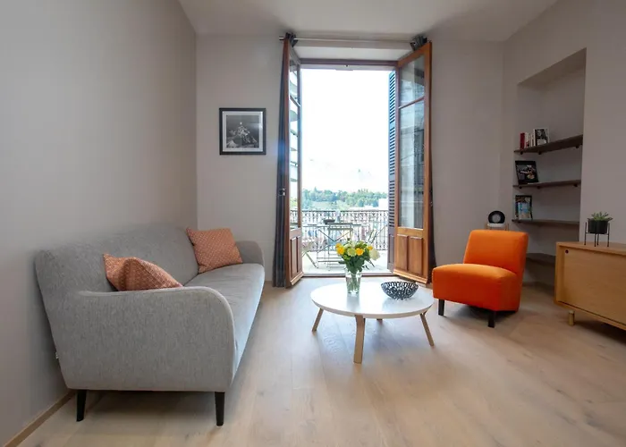 Saint Enogat Apartman *