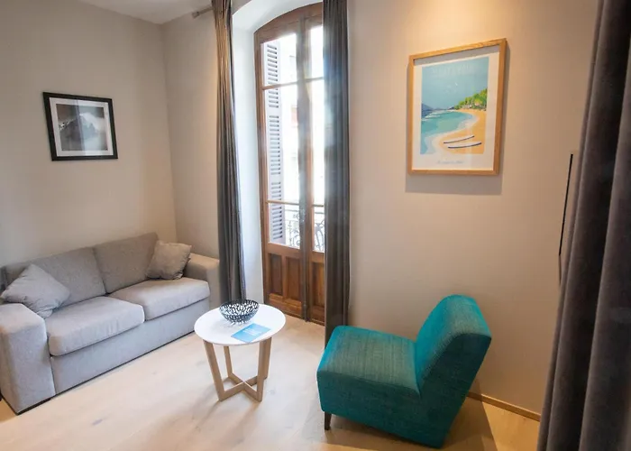 Saint Enogat Apartman *