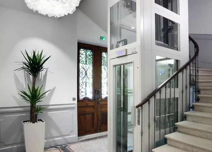 Saint Enogat Apartman